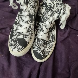 Women's Rocket Dog High Top Sneakers with Black and White Tropical Print